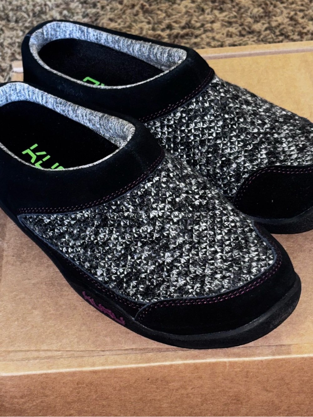 Kuru Draft Womens Size 7.5 Black Gray Walking Comfort Slip On Mule Slippers